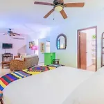 Beautifully Decorated, Modern Villa! Located Close To Downtown Isla Mujeres!!!